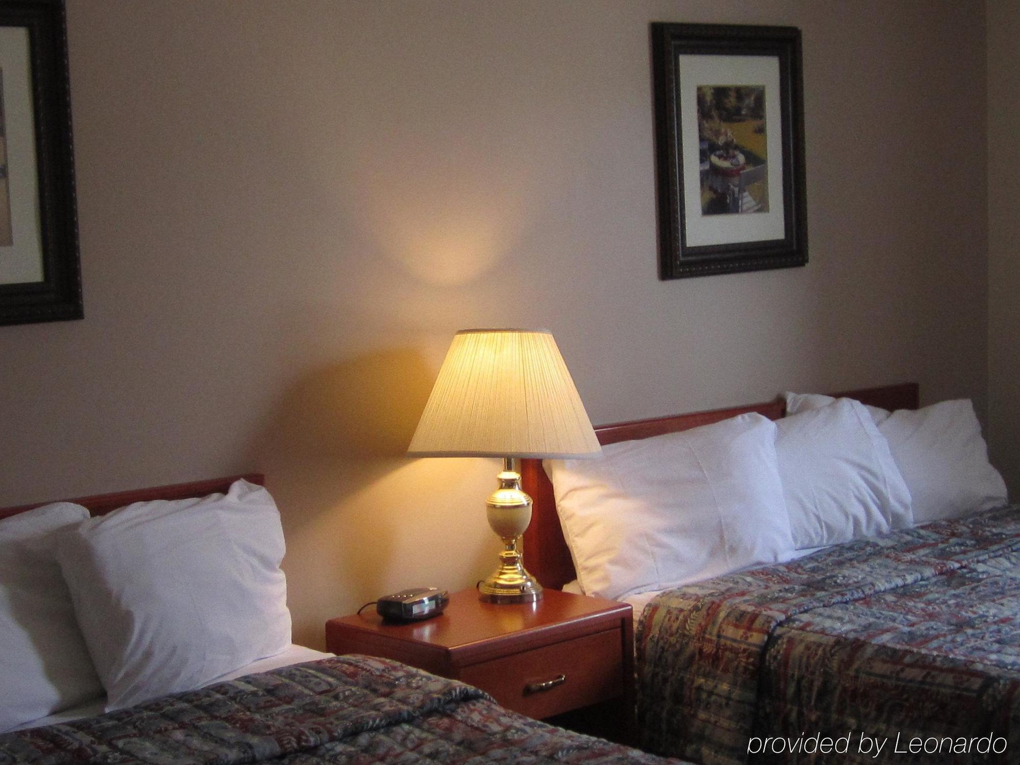 Econo Lodge Okotoks Δωμάτιο φωτογραφία