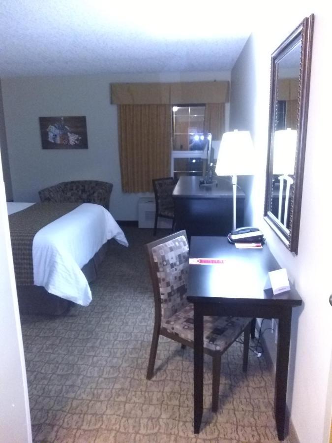 Econo Lodge Okotoks Εξωτερικό φωτογραφία